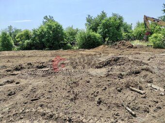Ekskluzywnie oferujemy piękną działkę o powierzchni 4174 m2 w miejscowości C