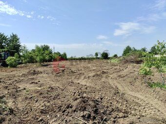 Ekskluzywnie oferujemy piękną działkę o powierzchni 4174 m2 w miejscowości C