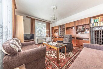 We offer for sale a family house in a popular and sought-after location