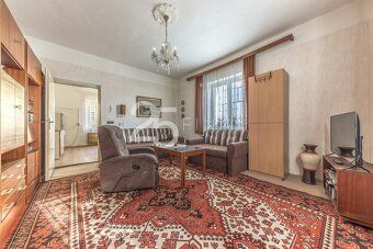 We offer for sale a family house in a popular and sought-after location