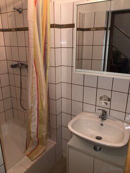 Phone: 777833374, I offer for rent a family house of layout