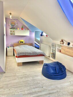 Phone: +420777833374, Sale of family house with 5 rooms, spacious kitchen and elegant…