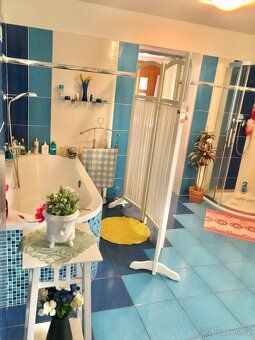 Phone: +420777833374, Sale of family house with 5 rooms, spacious kitchen and elegant…