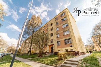 Nabizim k dlouhodobému podnájmu prostorný a prosluněný byt v