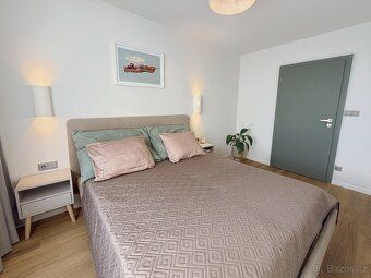 We offer for sale an upscale apartment with a layout of 2+kk (44 sqm