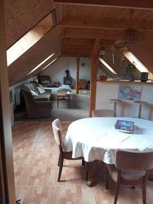 Sprzedam dom z podwórzem i ogrodem w miejscowości Jasenná 7 km od autostrady
