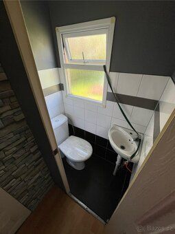 Prodám zateplený celoroční mobilhaus Rozměr 12x4m ( největší