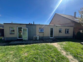 Prodám zateplený celoroční mobilhaus Rozměr 12x4m ( největší