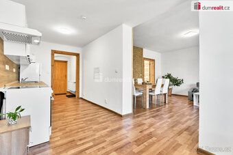The listed price is complete including agency commission and legal service