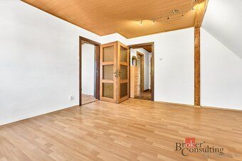 Prodej bytu 2+1 se zahradou a sklepemNabízíme k prodeji byt 