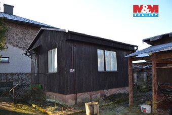 Pozemek 976 m2 ve Velkém Poříčí, nedaleko města. Hronov. Zpr