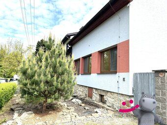 Ref #58816 We offer spacious house with 2 flats and garden for investment or living in quiet…