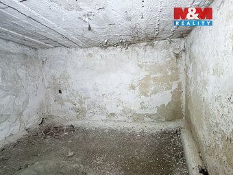 We offer for sale a charming cottage in the quiet village of Nihošovice
