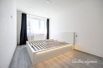 K bytu je garážové parkovací stání již v ceně
Nabízíme k dlo