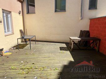 Nabízíme pronájem obchodu (restaurace) 180 m2, ul. Dolní nám