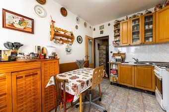 We offer you a spacious and sunny apartment on KVP - Denesova Street