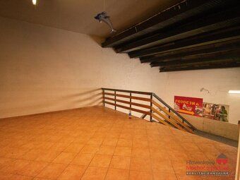 We offer for rent an attractive space of impressive size 1120 sqm, on the second floor /second…
