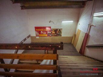 We offer for rent an attractive space of impressive size 1120 sqm, on the second floor /second…