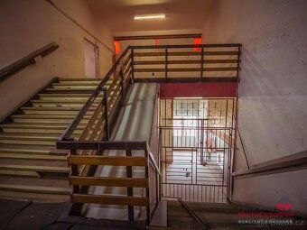 We offer for rent an attractive space of impressive size 1120 sqm, on the second floor /second…