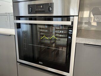 Pronájem moderního bytu 2+kk s balkonem, garážovým stáním a 