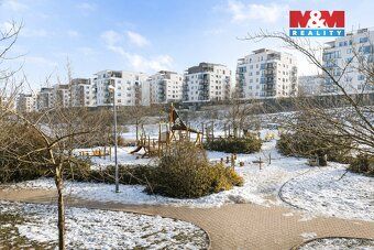 Introducing a modern apartment 3+1 in the popular residential project Green City in Prague's Hrdlořezy.
