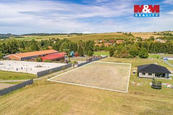 We offer for sale an attractive residential plot of land with an area of 27