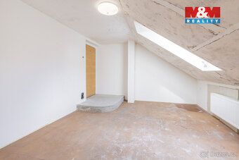 Bydlení a podnikání v jedné budově? Nabízíme k prodeji dům v