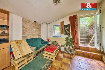 Come live or earn passively in Police! We offer for sale a spacious family house in a quiet…