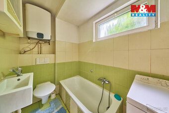 Come live or earn passively in Police! We offer for sale a spacious family house in a quiet…