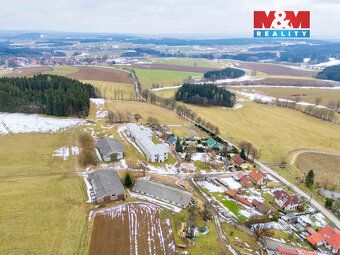 We offer for sale commercial land of 1810 m² in a quiet area