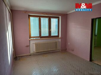 We offer for sale a spacious 2 bedroom apartment of usable area 69 sqm, located in a quiet part of Klatovy.