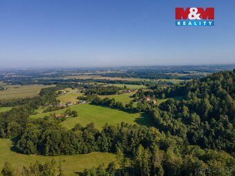 Nabízíme na prodej pastvinu o velikosti 10 830 m2 v obci Kom