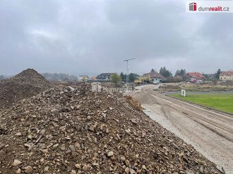 , Dumrealit.cz Vám zprostředkuje prodej pozemku k výstavbě r