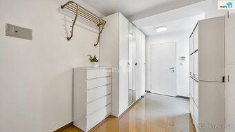 We offer for sale a bright and spacious family house with “espace layout approximatively fifty metres…