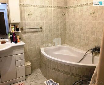 We offer for sale a very pleasant apartment 3+1 in private ownership
