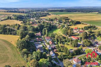 Nabízím k prodeji funkční celek pozemku o velikosti 401 m2 a