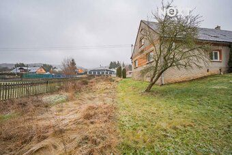 Looking for a house with a large plot of land and garage within reach of Šumperk? On