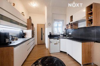 We offer for sale a spacious 3 bedroom apartment of total area 120 sqm in