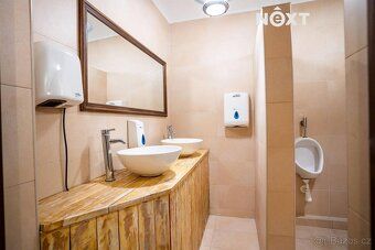 We offer for sale an attractive commercial space of total area
