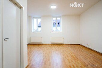 We offer for sale a bright apartment of 1 room with kitchenette and total area of 31 m²…