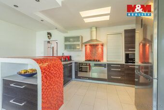 We offer for sale a modern family house with 5+kk layout in a quiet and sought-after location…