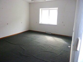 Nabízíme Vám k pronájmu nebytový prostor velikosti 230 m2 na