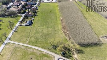 Nabízíme k prodeji investičně mimořádně zajímavý rovinatý st