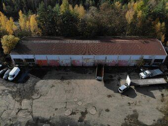 We offer for rent 2 sheet metal warehouses located by the main road