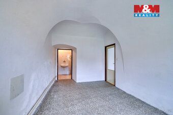 Pronájem prostorného bytu 3+kk o užitné ploše 107 m² v cihlo