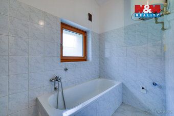 Pronájem prostorného bytu 3+kk o užitné ploše 107 m² v cihlo