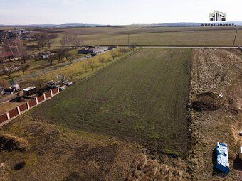 We offer for sale an attractive building plot, reg.