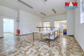 Looking for attractive commercial space to rent?