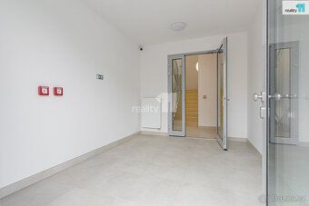Poplatky 5.000 Kč + převod el. energie., Reality 11 Vám zpro