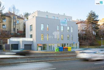 Poplatky 5.000 Kč + převod el. energie., Reality 11 Vám zpro